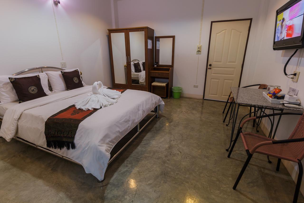 Tonwai Modern Place Phitsanulok Extérieur photo