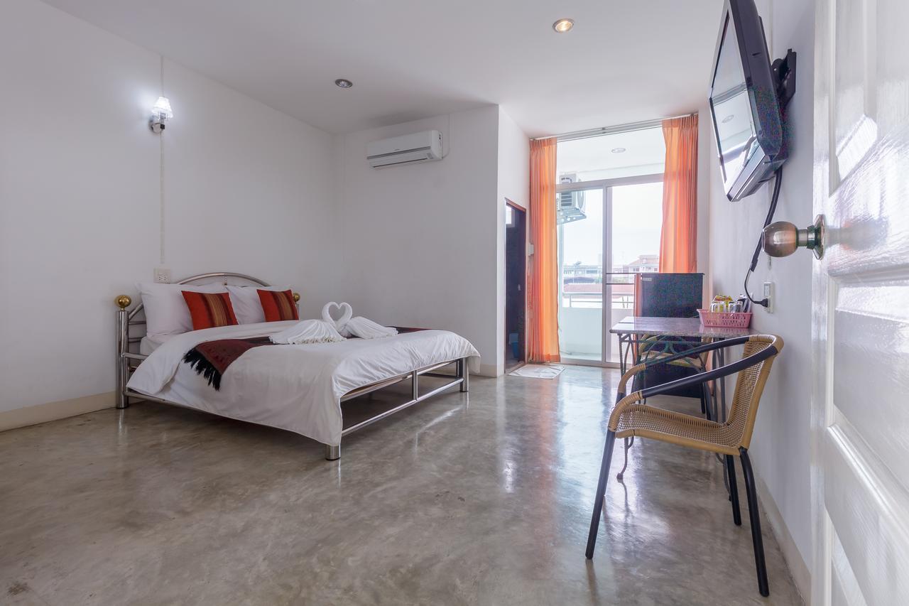 Tonwai Modern Place Phitsanulok Extérieur photo